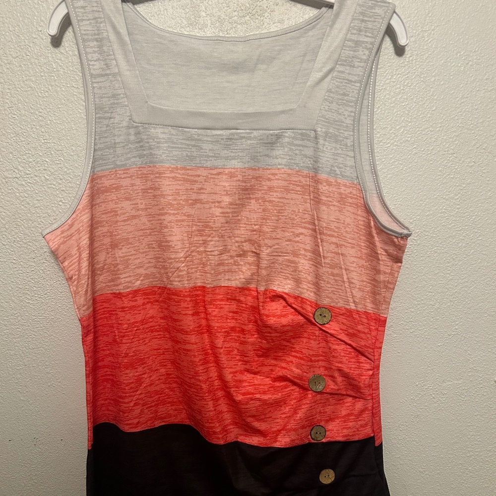 Block colored w/buttons tank top size medium